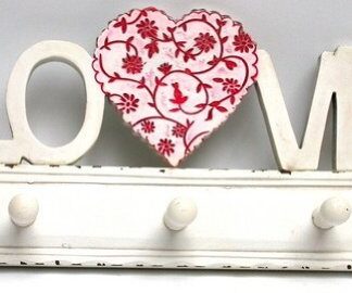 red love sign with 4 hooks
